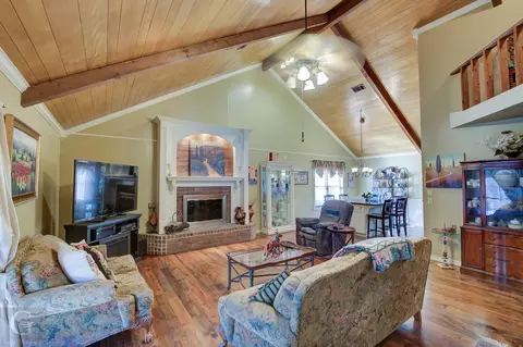 Living - 108 S Colbert Dr, Minden, LA 71055 photo 3 of 4