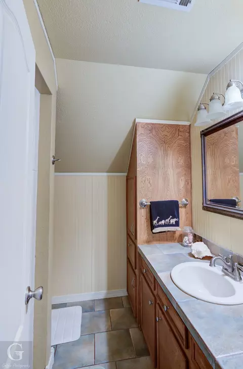 Bath - 108 S Colbert Dr, Minden, LA 71055 photo 2 of 2