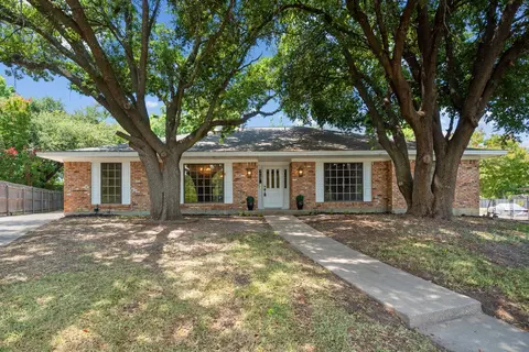 4316 Ridglea Country Club Dr, Benbrook, TX 76126