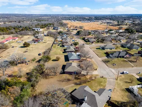 View/Area - 616 Pine Bluff St, Cleburne, TX 76031 photo 7 of 8
