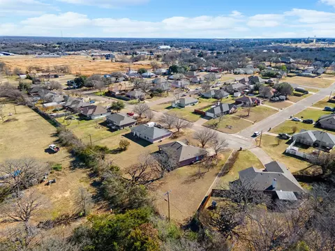 View/Area - 616 Pine Bluff St, Cleburne, TX 76031 photo 6 of 8