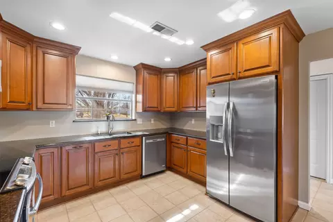 Kitchen - 616 Pine Bluff St, Cleburne, TX 76031 photo 2 of 2