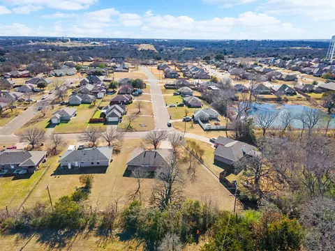 View/Area - 616 Pine Bluff St, Cleburne, TX 76031 photo 5 of 8