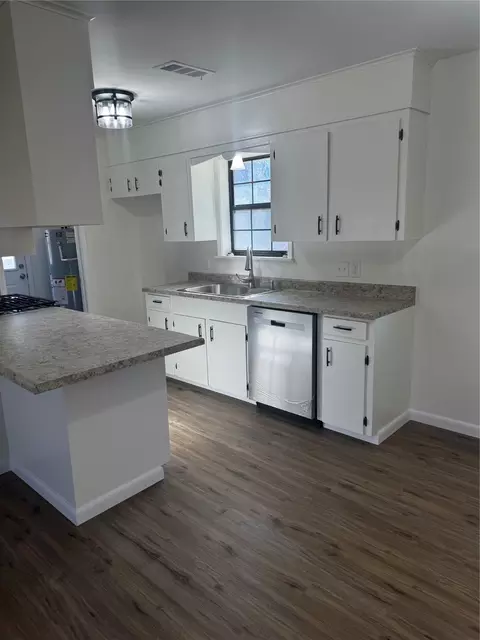 Kitchen - 102 Azalea St, Minden, LA 71055 photo 1 of 7