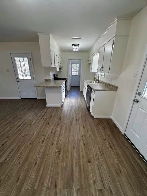 Kitchen - 102 Azalea St, Minden, LA 71055 photo 3 of 7