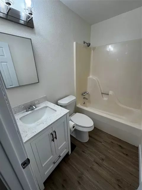 Bath - 102 Azalea St, Minden, LA 71055 photo 1 of 3