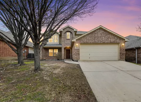 4820 Lemon Grove Dr, Fort Worth, TX 76135