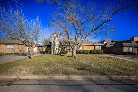 5401 Wild West Dr, Arlington, TX 76017