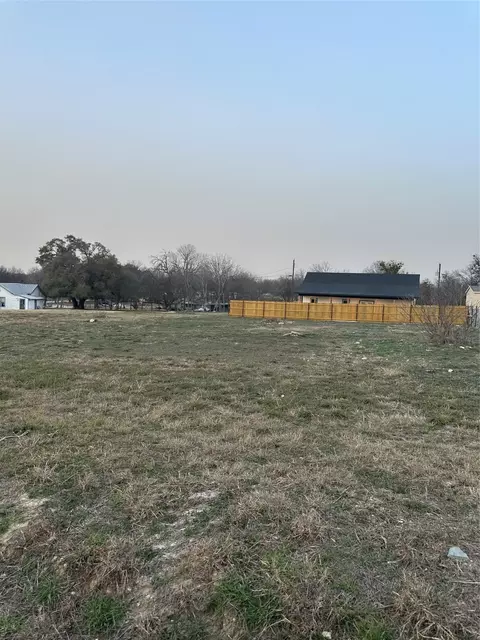 516 E Myrtle, Dublin, TX 76446 photo 2