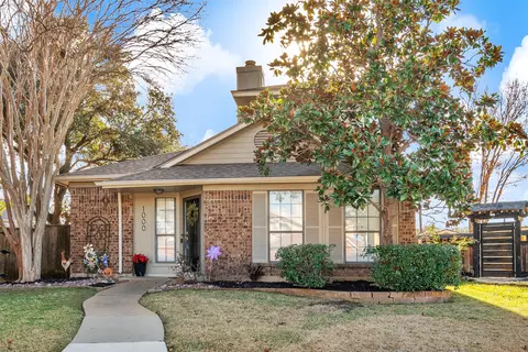 1000 Alameda Dr, Carrollton, TX 75007