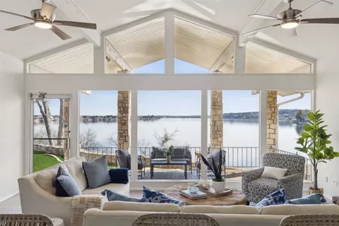 648 S Rough Creek Ct, Granbury, TX 76048
