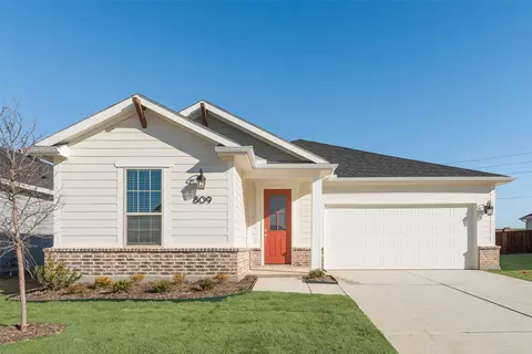 809 Hayes Ct, Crowley, TX 76036