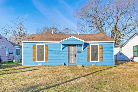 841 Rose Garden Ave, Dallas, TX 75217