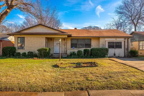1350 Owega Ave, Dallas, TX 75216