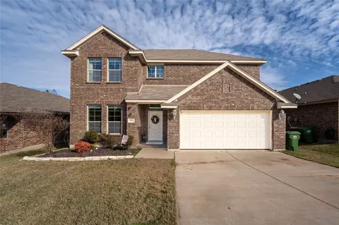 9216 Hunters Ct, White Settlement, TX 76108