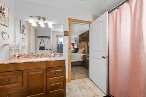 Bath - 110 Utopia Ct, Springtown, TX 76082 photo 4 of 4