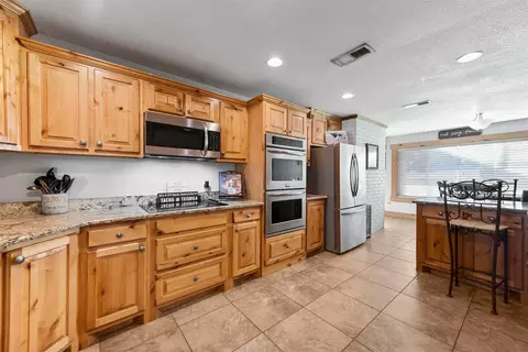 Kitchen - 110 Utopia Ct, Springtown, TX 76082 photo 3 of 3