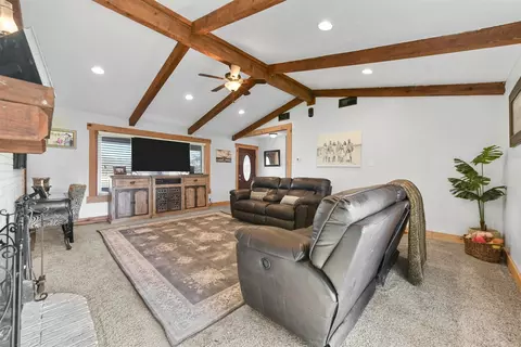 Living - 110 Utopia Ct, Springtown, TX 76082 photo 1 of 2