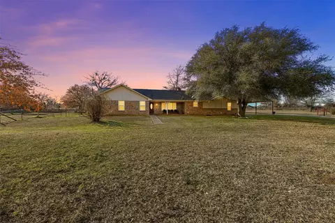 Exterior - 110 Utopia Ct, Springtown, TX 76082 photo 10 of 14