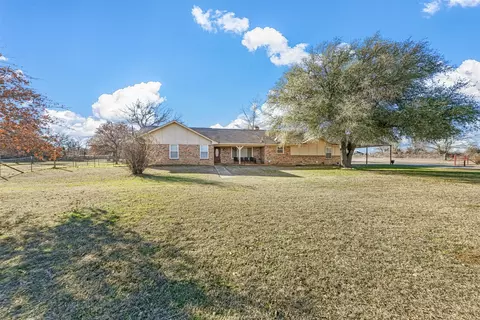 Exterior - 110 Utopia Ct, Springtown, TX 76082 photo 11 of 14