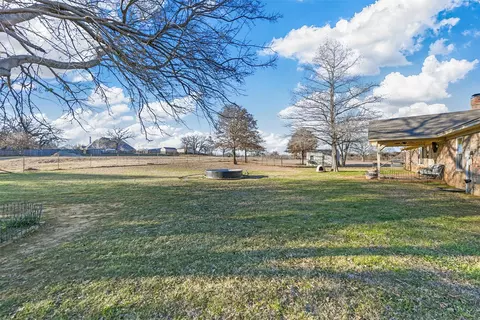 Exterior - 110 Utopia Ct, Springtown, TX 76082 photo 3 of 14