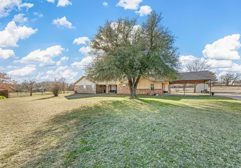 Exterior - 110 Utopia Ct, Springtown, TX 76082 photo 5 of 14