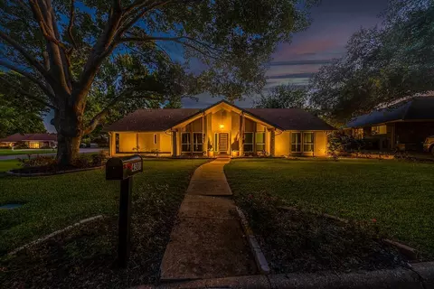 4301 Pheasant Walk St, Fort Worth, TX 76133