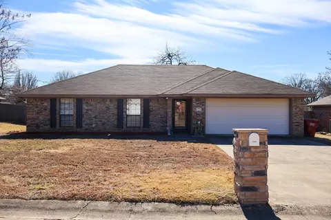 6044 Laura Ln, Reno, TX 75462
