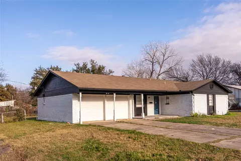 6413 Embassy Dr, Forest Hill, TX 76119