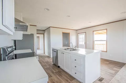 224 Huddleston Rd, Sunset, TX 76270