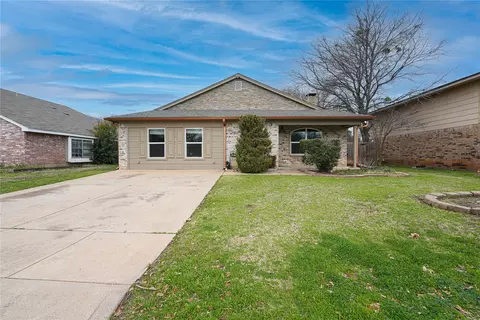 1229 Nicole Way, Burleson, TX 76028
