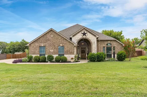 1086 Meadow Hill Dr, Lavon, TX 75166