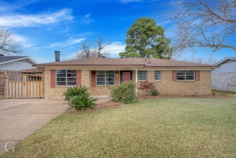 1402 Palmar St, Bossier City, LA 71111