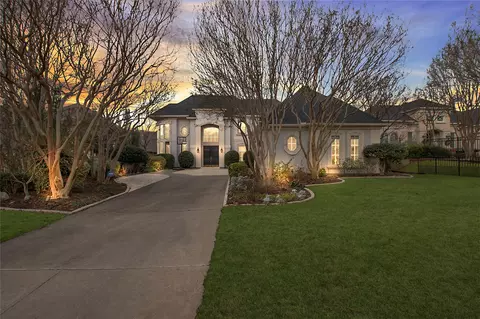8931 Guernsey Ln, Dallas, TX 75220