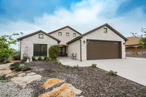 7569 Feather Bay Dr, Brownwood, TX 76801