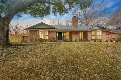 3830 E Verde Woods St, Grand Prairie, TX 75052