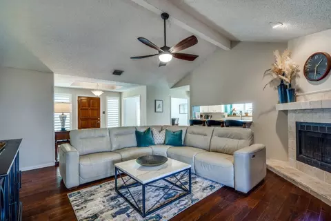 1025 Ledgemont Dr, Plano, TX 75025