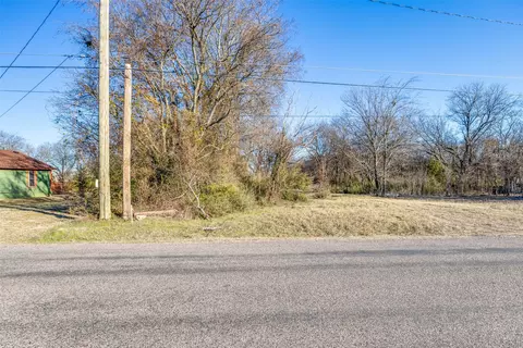 2231 E Tuck St, Sherman, TX 75090 photo 2