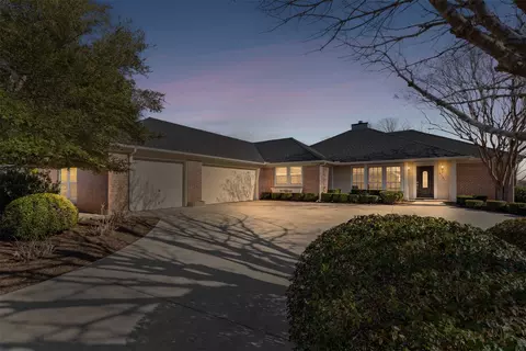 6304 Bellevue Ct, Granbury, TX 76049