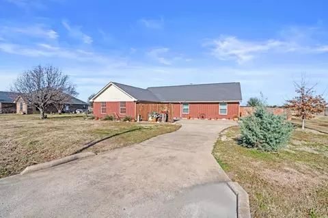 725 Gibson Rd, Waxahachie, TX 75165