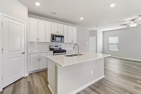 932 Tulip Trl, Lavon, TX 75166