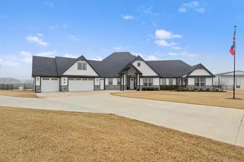 2113 Constitution Ct, Nevada, TX 75173