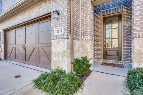 2816 Cedar Elm Dr, Carrollton, TX 75010
