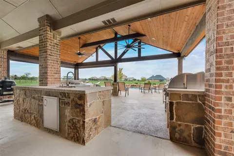 166 Livestock Dr, Rockwall, TX 75032