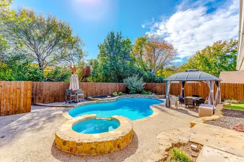 4114 Azalea Ln, Garland, TX 75043