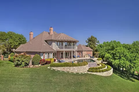 6601 Oak Hill Ct, Fort Worth, TX 76132
