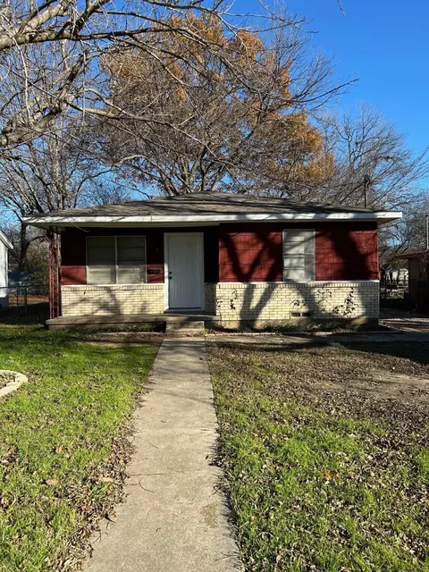 724 N Taylor, Gainesville, TX 76240