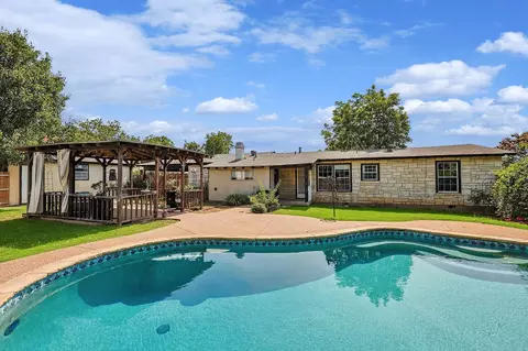 308 S Oak St, Crowley, TX 76036