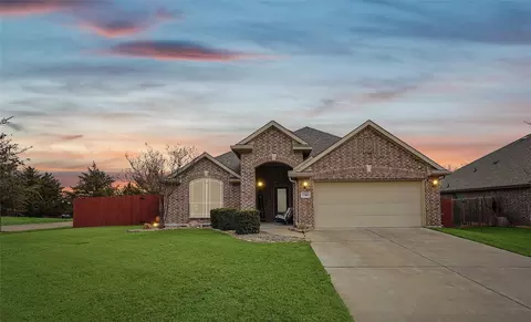1300 Lacey Oak Dr, Mansfield, TX 76063