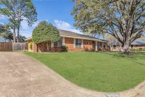2309 King Richard Dr, Grand Prairie, TX 75050